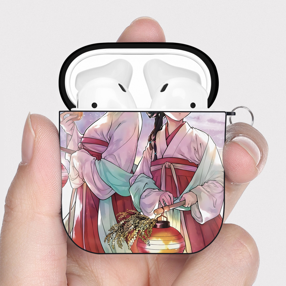 （画像用） 薬屋のひとりごと The Apothecary Diaries AirPods 第2世代保護ケース ハードシェル ブラック 耐衝撃・防指紋・カラビナ付き