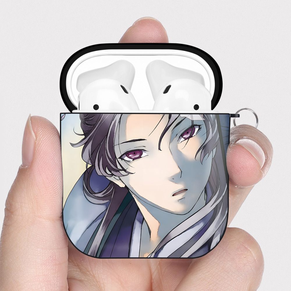 （画像用） 薬屋のひとりごと The Apothecary Diaries AirPods 第2世代保護ケース ハードシェル ブラック 耐衝撃・防指紋・カラビナ付き