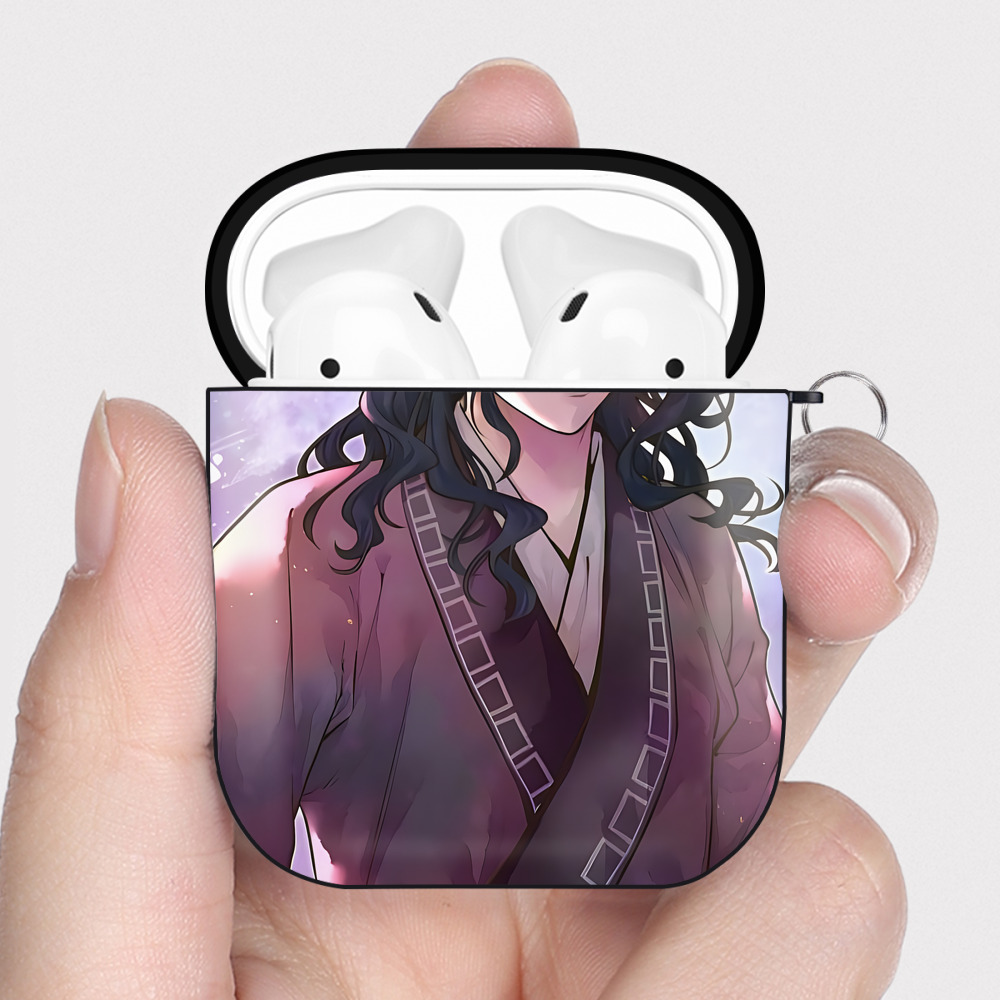 （画像用） 薬屋のひとりごと The Apothecary Diaries AirPods 第2世代保護ケース ハードシェル ブラック 耐衝撃・防指紋・カラビナ付き