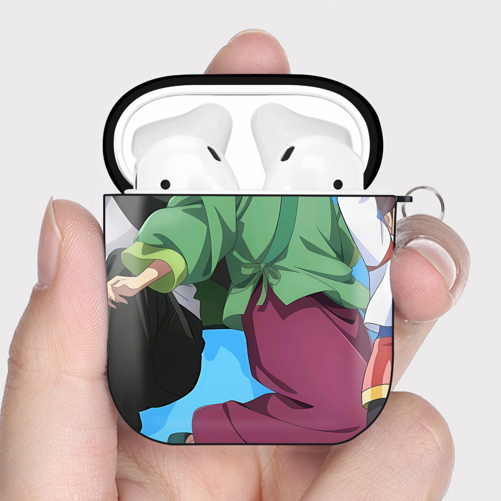（画像用） 薬屋のひとりごと The Apothecary Diaries AirPods 第2世代保護ケース ハードシェル ブラック 耐衝撃・防指紋・カラビナ付き