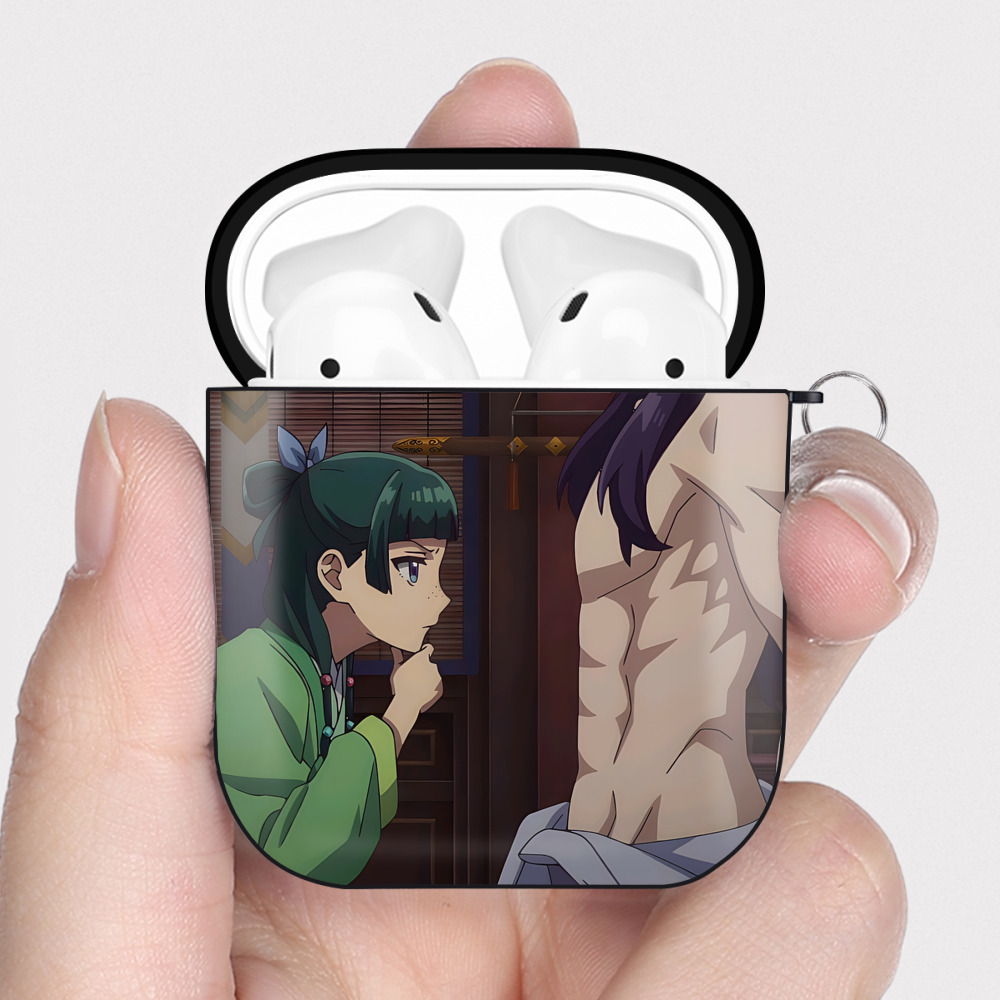 （画像用） 薬屋のひとりごと The Apothecary Diaries AirPods 第2世代保護ケース ハードシェル ブラック 耐衝撃・防指紋・カラビナ付き