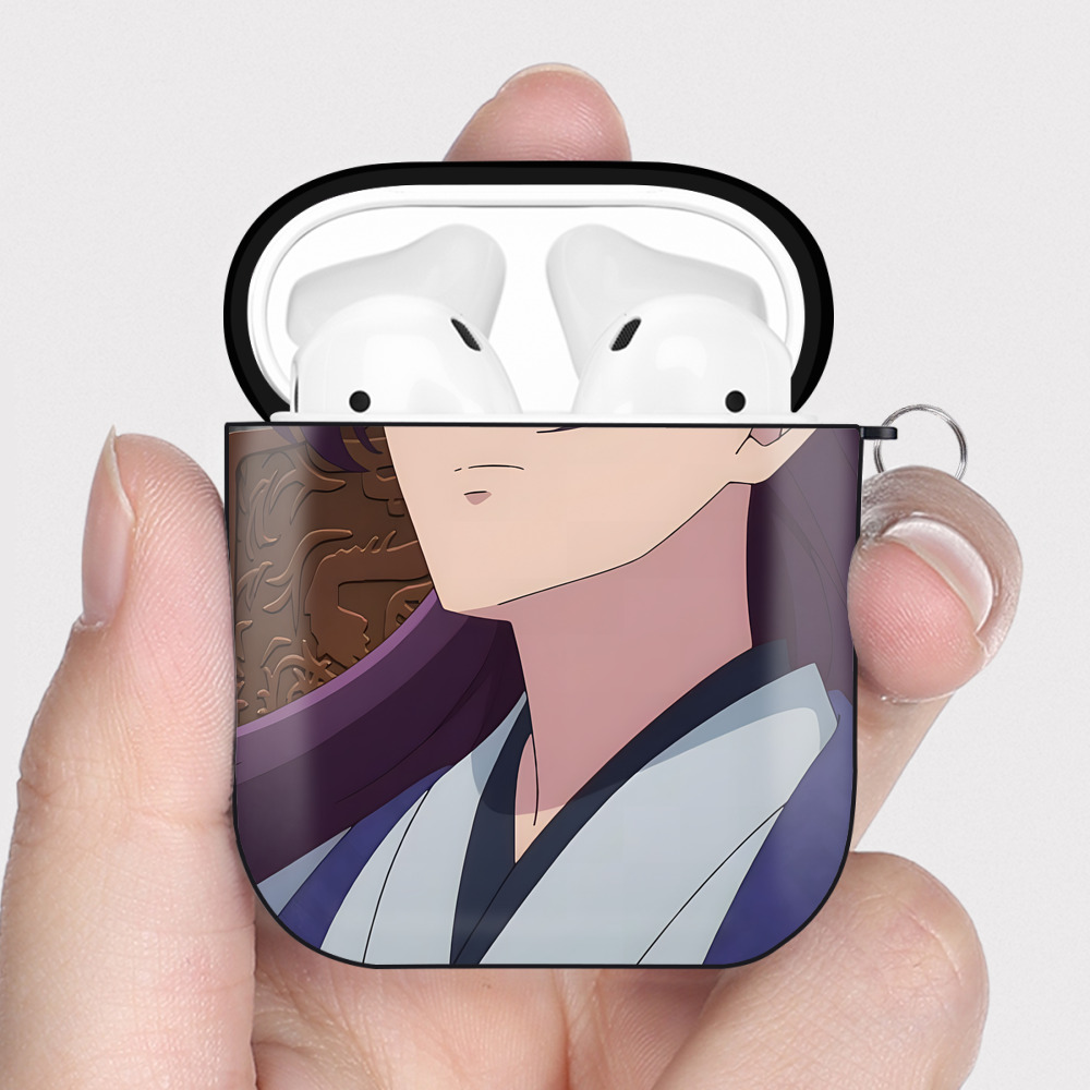 （画像用） 薬屋のひとりごと The Apothecary Diaries AirPods 第2世代保護ケース ハードシェル ブラック 耐衝撃・防指紋・カラビナ付き