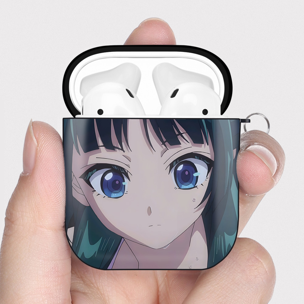 （画像用） 薬屋のひとりごと The Apothecary Diaries AirPods 第2世代保護ケース ハードシェル ブラック 耐衝撃・防指紋・カラビナ付き