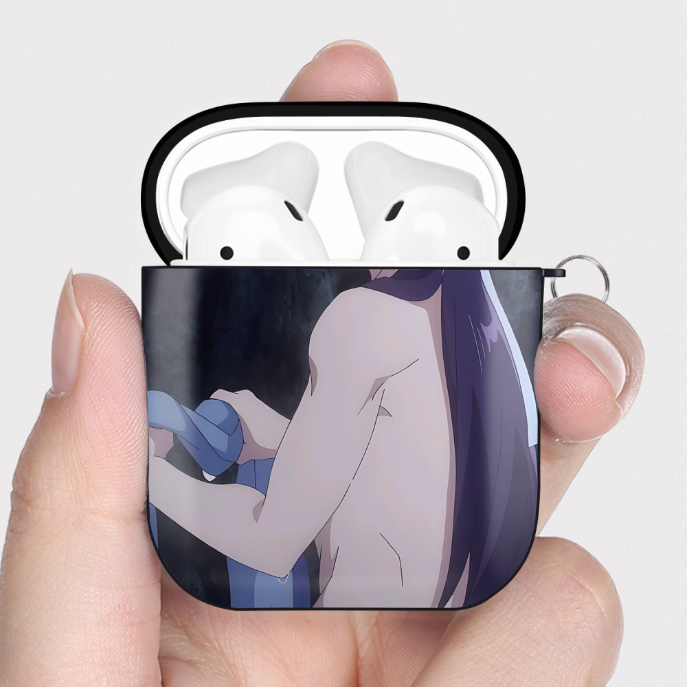 （画像用） 薬屋のひとりごと The Apothecary Diaries AirPods 第2世代保護ケース ハードシェル ブラック 耐衝撃・防指紋・カラビナ付き