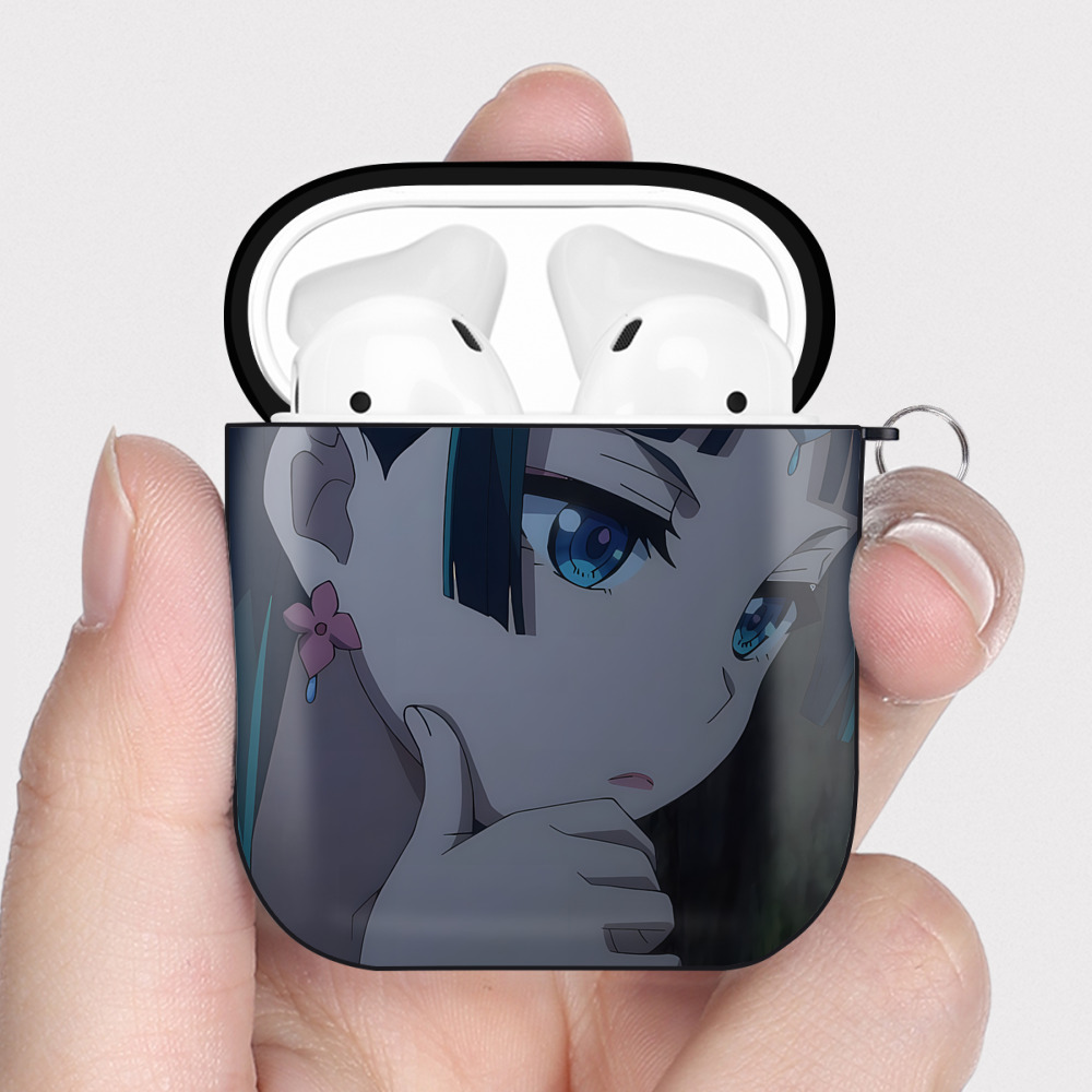 （画像用） 薬屋のひとりごと The Apothecary Diaries AirPods 第2世代保護ケース ハードシェル ブラック 耐衝撃・防指紋・カラビナ付き