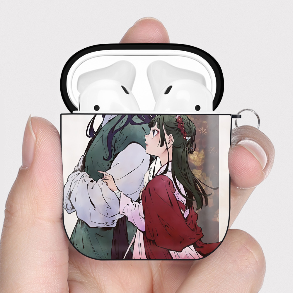 （画像用） 薬屋のひとりごと The Apothecary Diaries AirPods 第2世代保護ケース ハードシェル ブラック 耐衝撃・防指紋・カラビナ付き