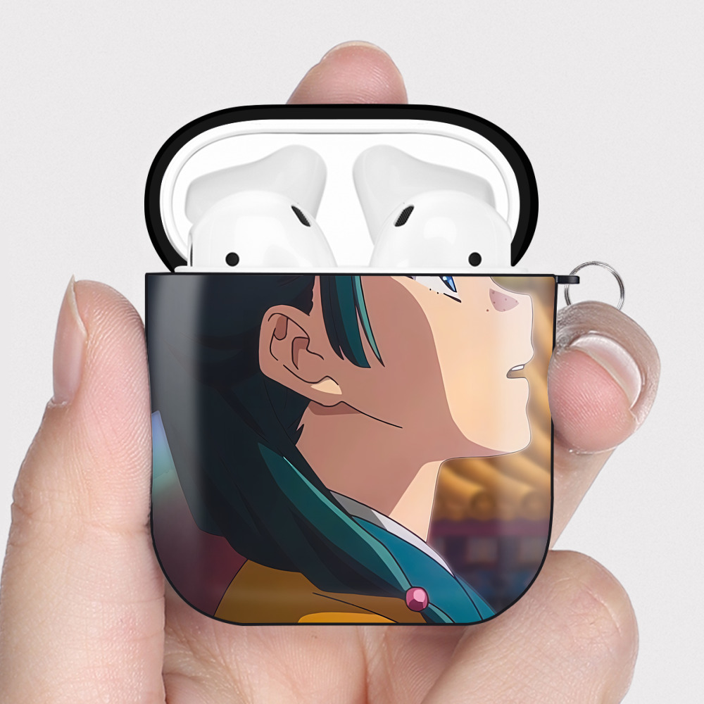 （画像用） 薬屋のひとりごと The Apothecary Diaries AirPods 第2世代保護ケース ハードシェル ブラック 耐衝撃・防指紋・カラビナ付き