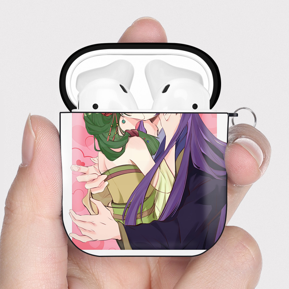 （画像用） 薬屋のひとりごと The Apothecary Diaries AirPods 第2世代保護ケース ハードシェル ブラック 耐衝撃・防指紋・カラビナ付き