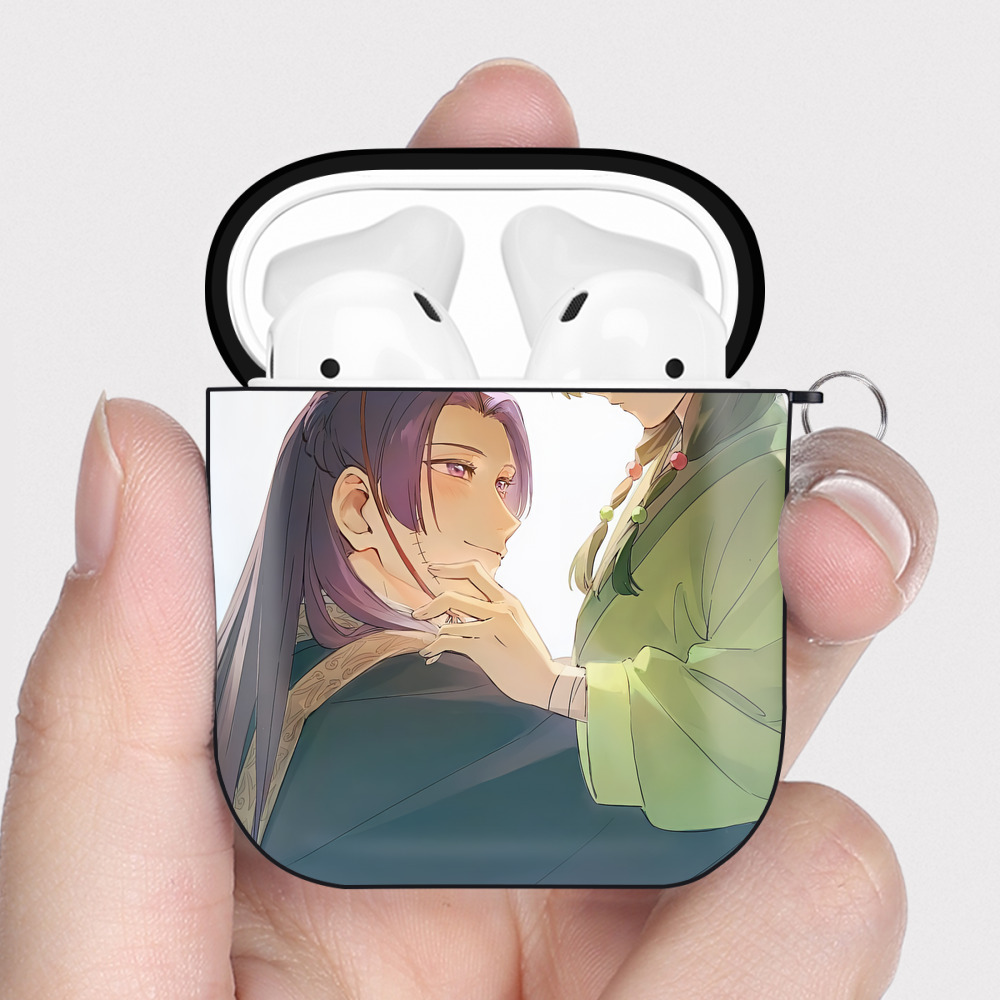 （画像用） 薬屋のひとりごと The Apothecary Diaries AirPods 第2世代保護ケース ハードシェル ブラック 耐衝撃・防指紋・カラビナ付き