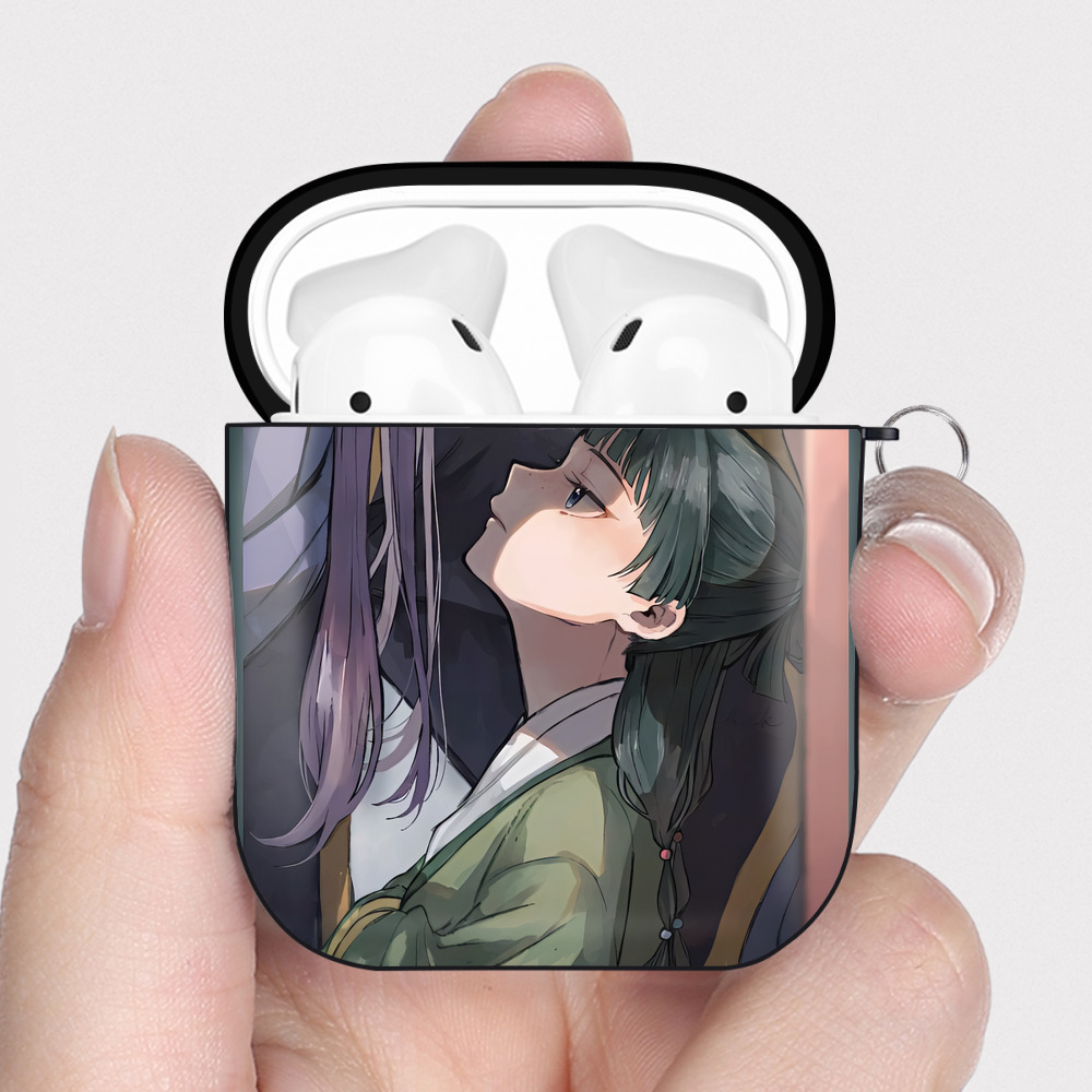 （画像用） 薬屋のひとりごと The Apothecary Diaries AirPods 第2世代保護ケース ハードシェル ブラック 耐衝撃・防指紋・カラビナ付き