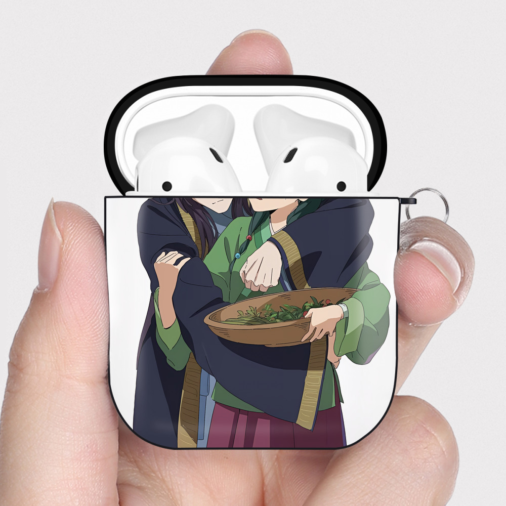 （画像用） 薬屋のひとりごと The Apothecary Diaries AirPods 第2世代保護ケース ハードシェル ブラック 耐衝撃・防指紋・カラビナ付き