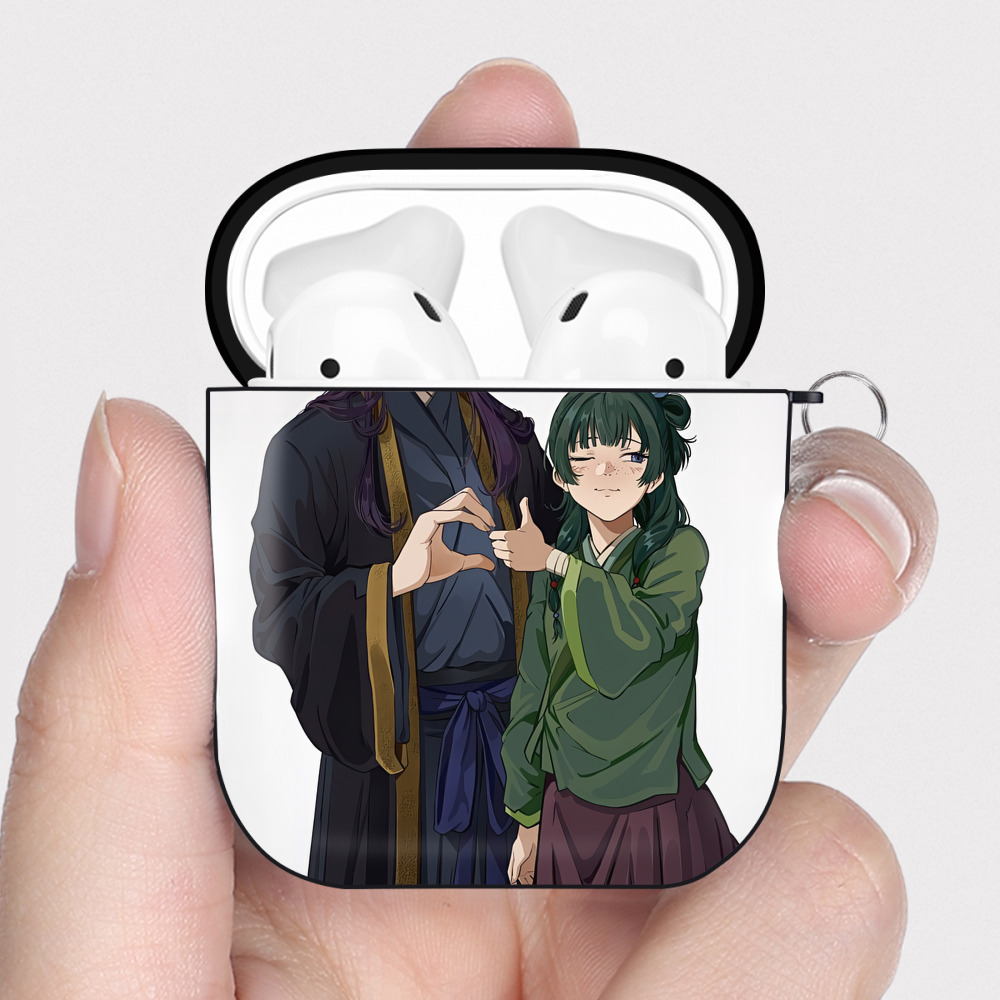 （画像用） 薬屋のひとりごと The Apothecary Diaries AirPods 第2世代保護ケース ハードシェル ブラック 耐衝撃・防指紋・カラビナ付き
