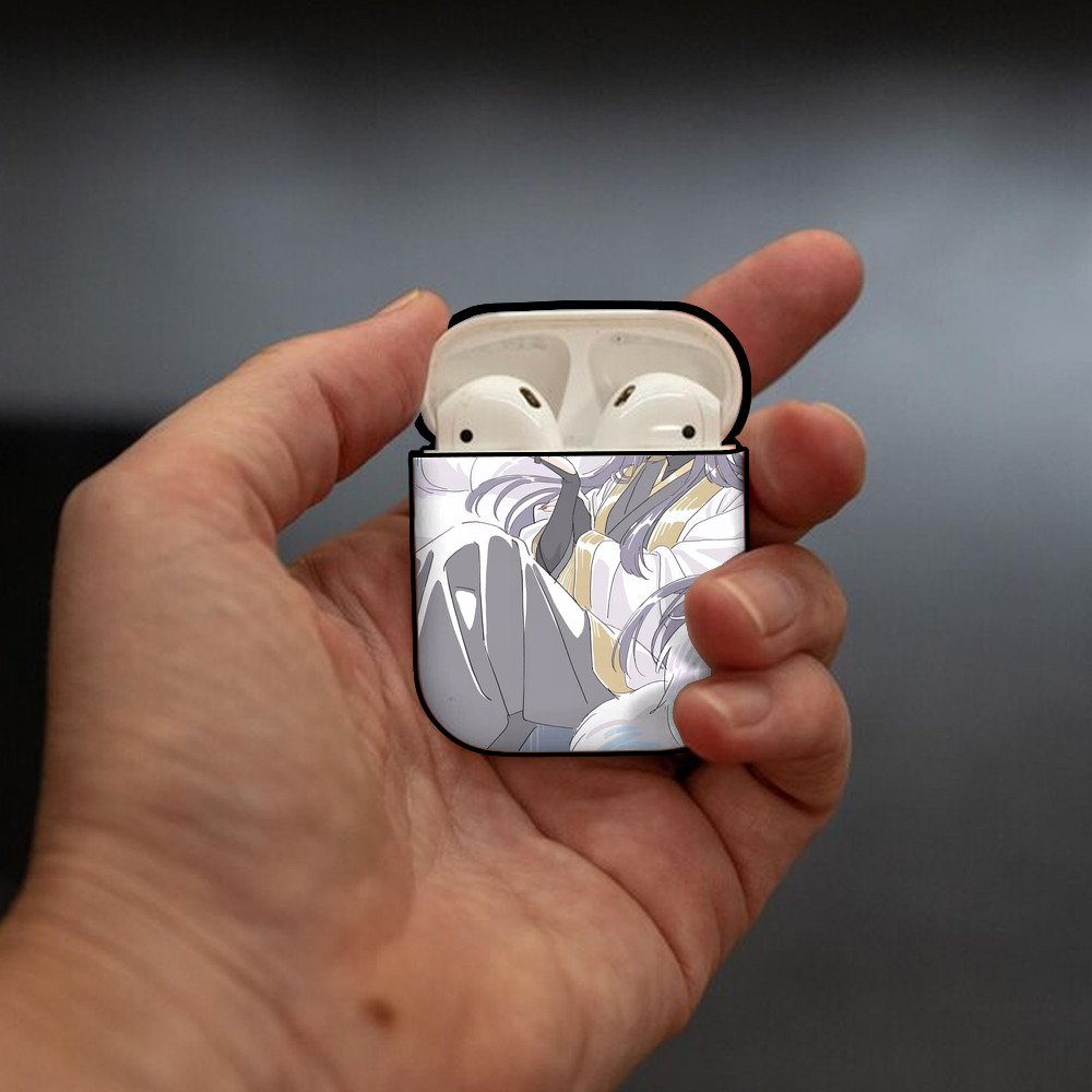薬屋のひとりごと The Apothecary Diaries AirPods 第2世代保護ケース ハードシェル ブラック 耐衝撃・防指紋・カラビナ付き