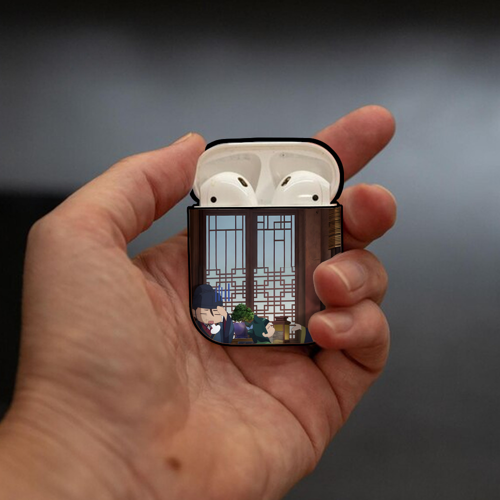 薬屋のひとりごと The Apothecary Diaries AirPods 第2世代保護ケース ハードシェル ブラック 耐衝撃・防指紋・カラビナ付き