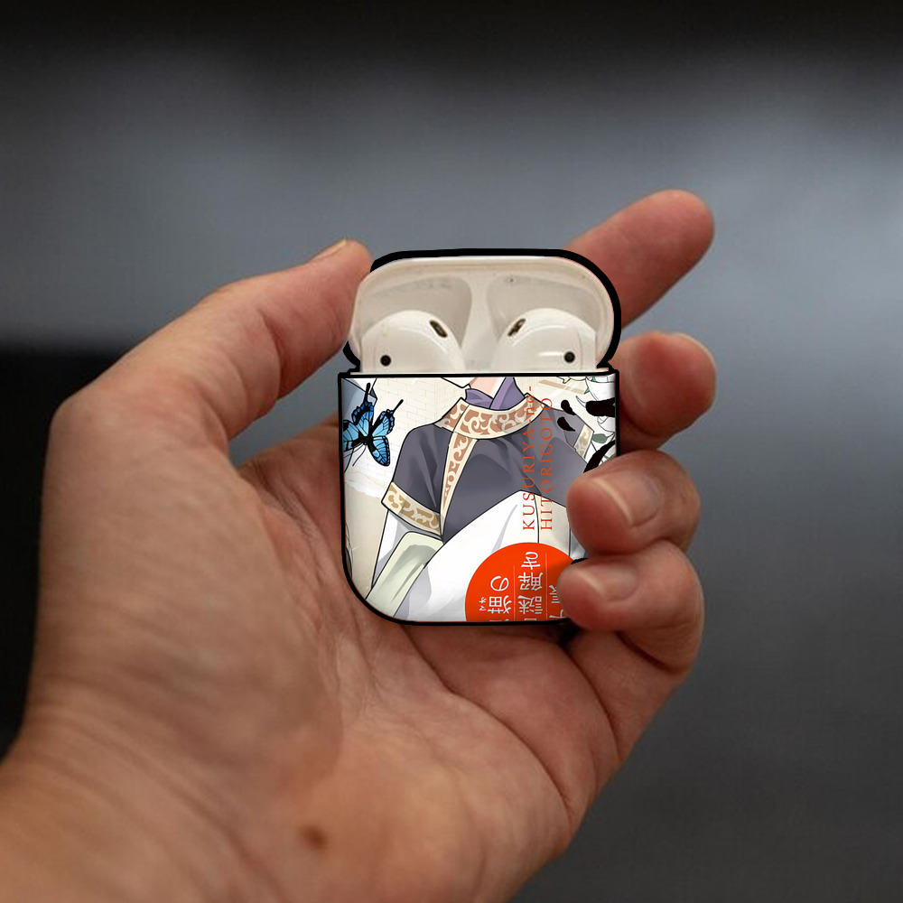 薬屋のひとりごと The Apothecary Diaries AirPods 第2世代保護ケース ハードシェル ブラック 耐衝撃・防指紋・カラビナ付き