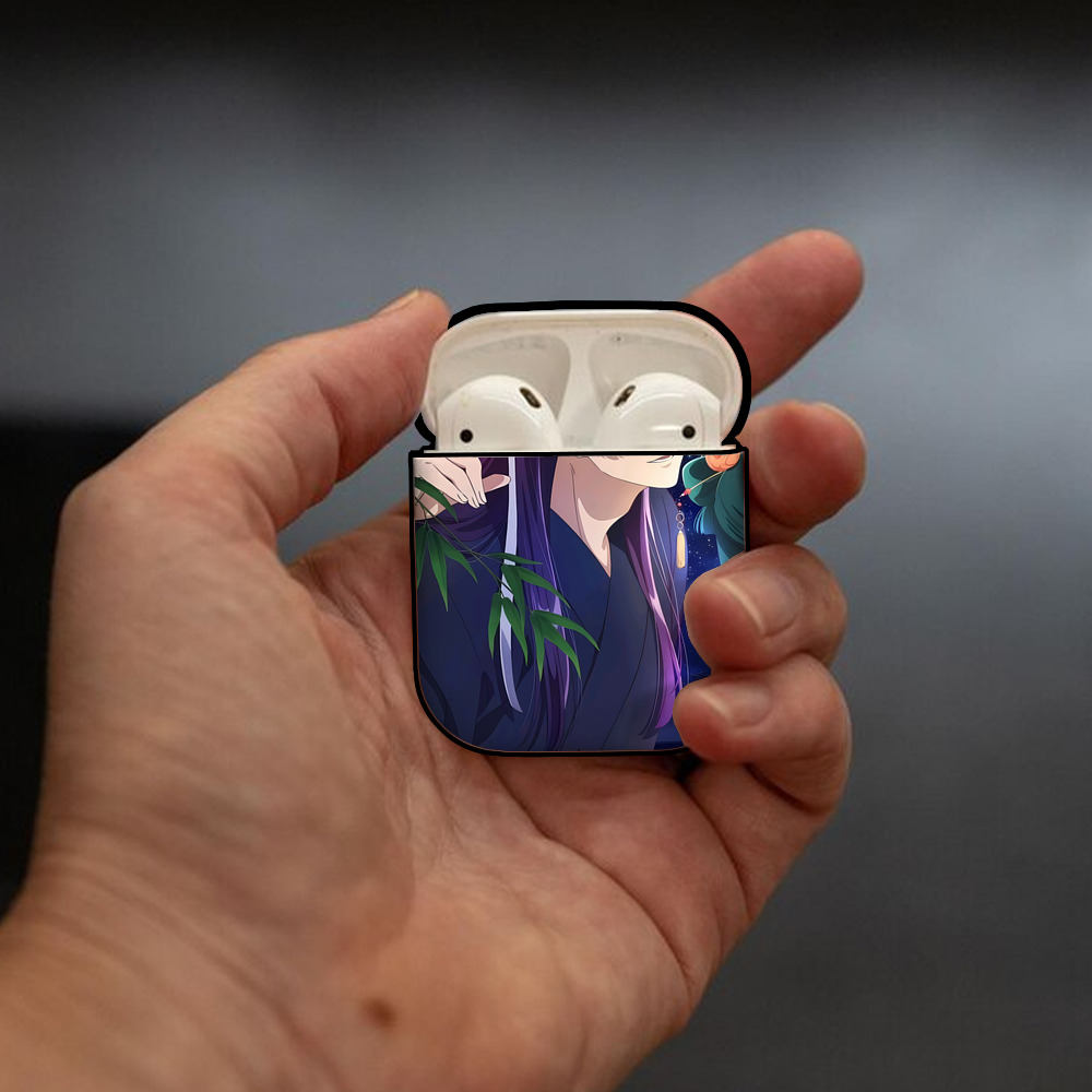 薬屋のひとりごと The Apothecary Diaries AirPods 第2世代保護ケース ハードシェル ブラック 耐衝撃・防指紋・カラビナ付き