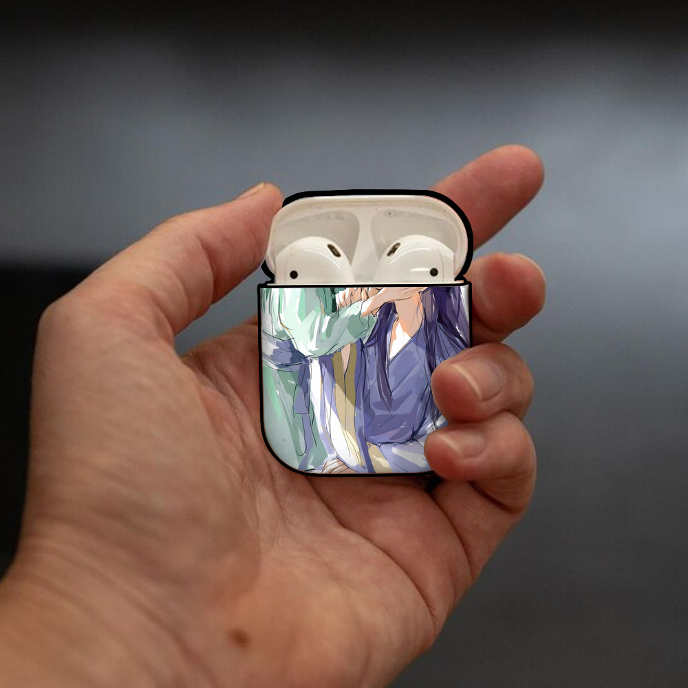 薬屋のひとりごと The Apothecary Diaries AirPods 第2世代保護ケース ハードシェル ブラック 耐衝撃・防指紋・カラビナ付き