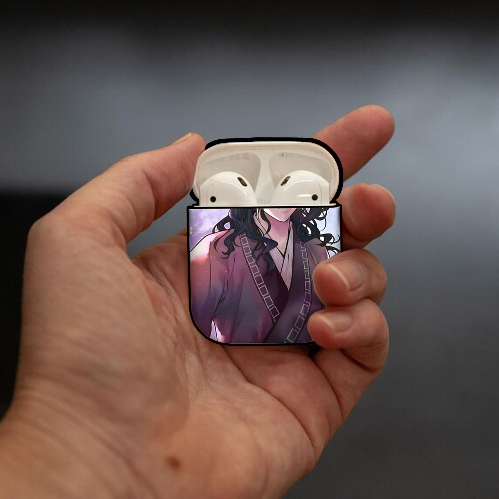 薬屋のひとりごと The Apothecary Diaries AirPods 第2世代保護ケース ハードシェル ブラック 耐衝撃・防指紋・カラビナ付き