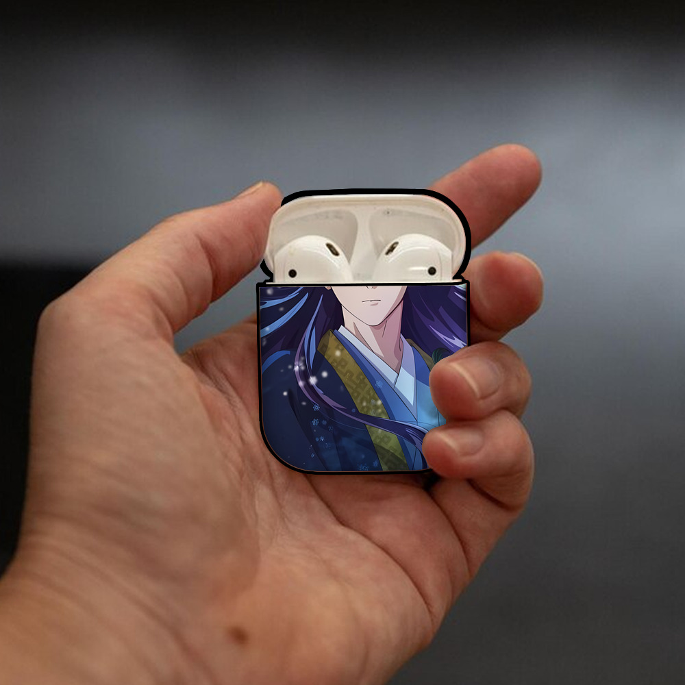 薬屋のひとりごと The Apothecary Diaries AirPods 第2世代保護ケース ハードシェル ブラック 耐衝撃・防指紋・カラビナ付き
