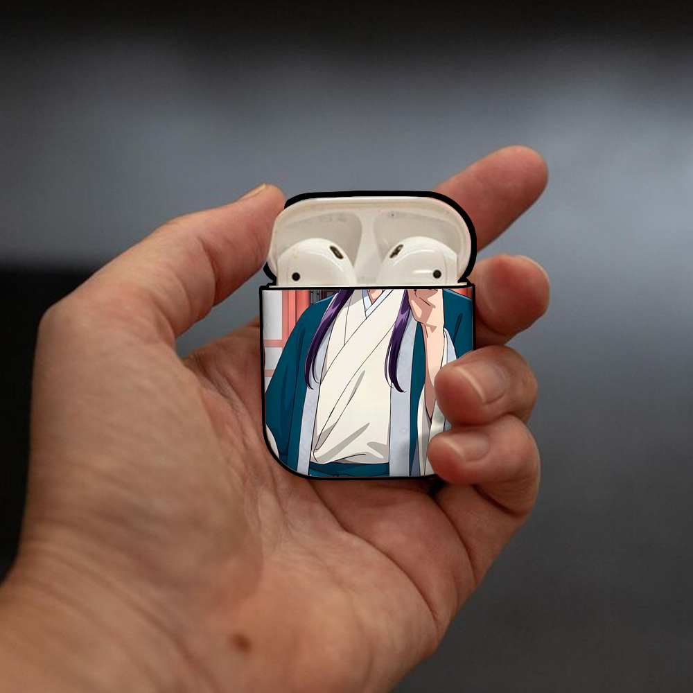 薬屋のひとりごと The Apothecary Diaries AirPods 第2世代保護ケース ハードシェル ブラック 耐衝撃・防指紋・カラビナ付き