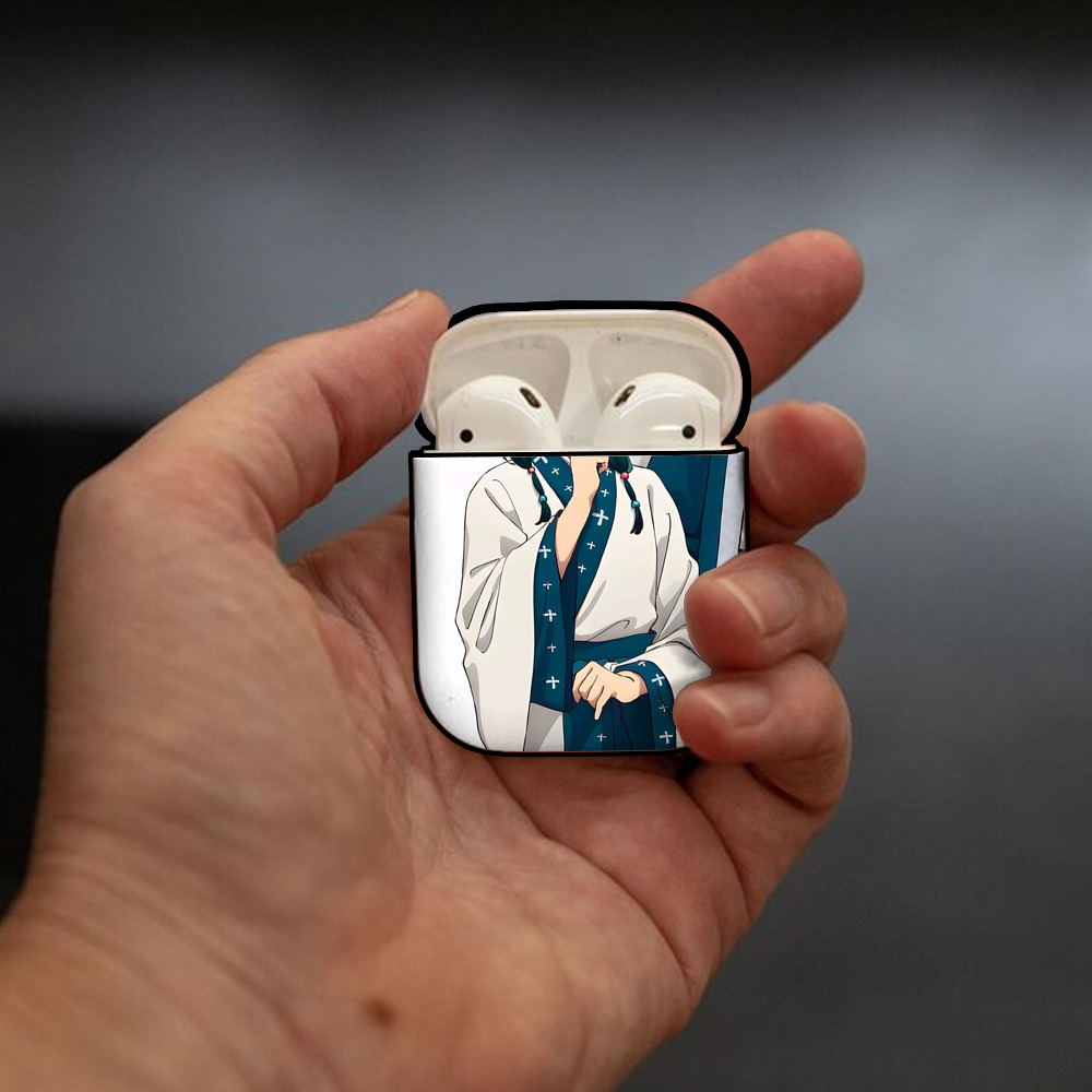 薬屋のひとりごと The Apothecary Diaries AirPods 第2世代保護ケース ハードシェル ブラック 耐衝撃・防指紋・カラビナ付き