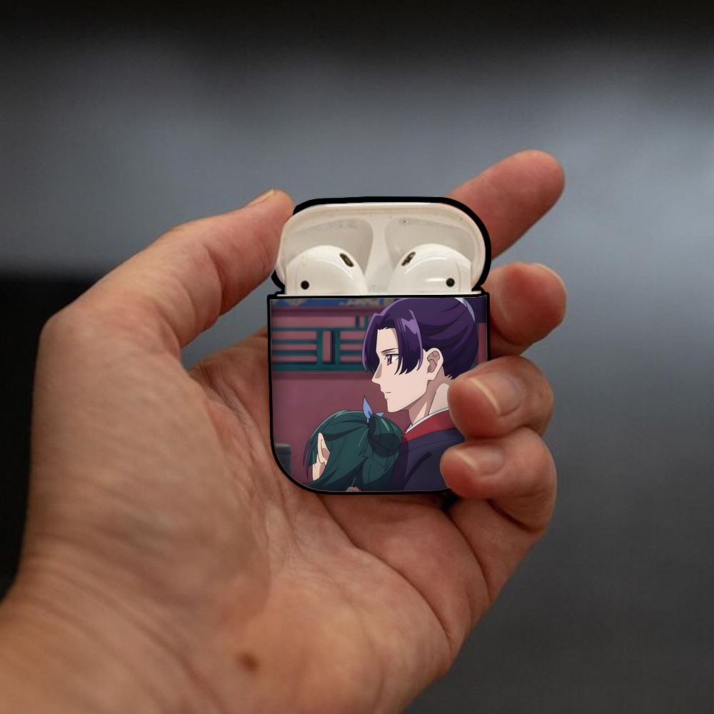 薬屋のひとりごと The Apothecary Diaries AirPods 第2世代保護ケース ハードシェル ブラック 耐衝撃・防指紋・カラビナ付き