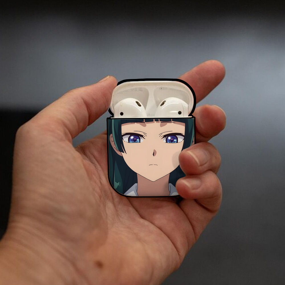 薬屋のひとりごと The Apothecary Diaries AirPods 第2世代保護ケース ハードシェル ブラック 耐衝撃・防指紋・カラビナ付き