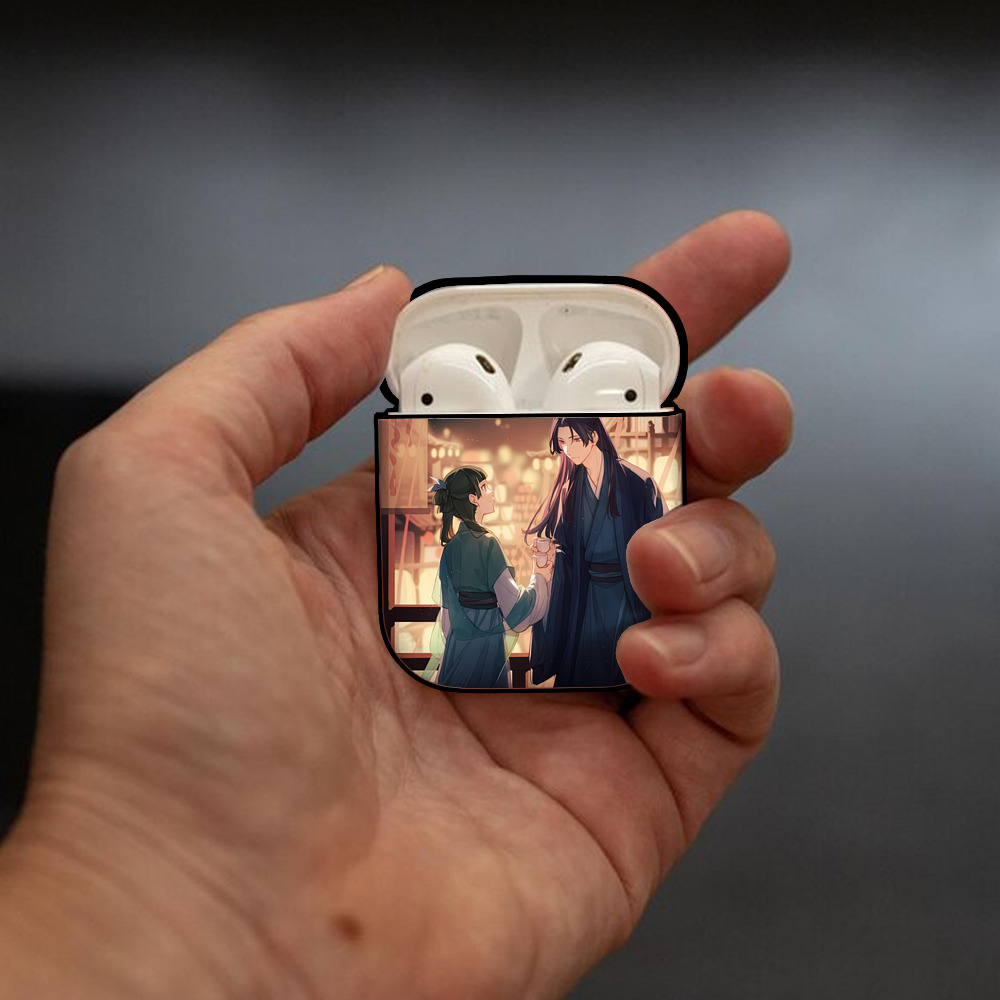 薬屋のひとりごと The Apothecary Diaries AirPods 第2世代保護ケース ハードシェル ブラック 耐衝撃・防指紋・カラビナ付き