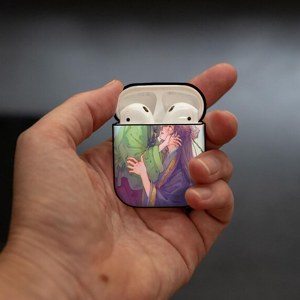 薬屋のひとりごと The Apothecary Diaries AirPods 第2世代保護ケース ハードシェル ブラック 耐衝撃・防指紋・カラビナ付き
