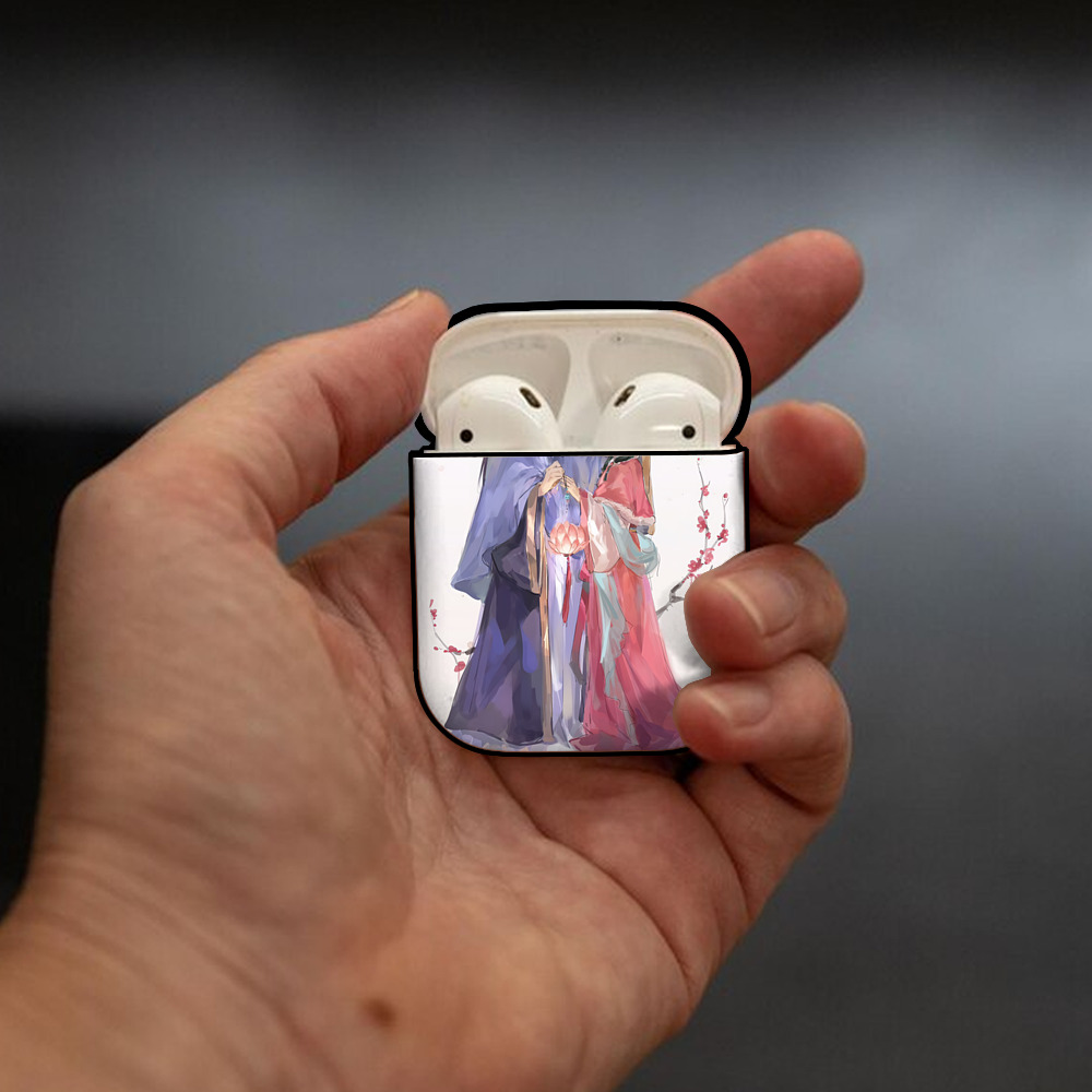薬屋のひとりごと The Apothecary Diaries AirPods 第2世代保護ケース ハードシェル ブラック 耐衝撃・防指紋・カラビナ付き