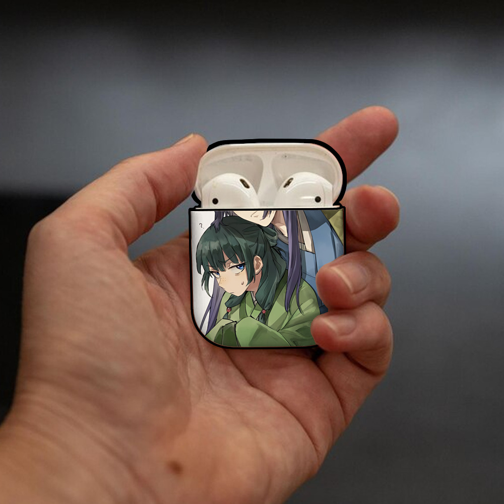薬屋のひとりごと The Apothecary Diaries AirPods 第2世代保護ケース ハードシェル ブラック 耐衝撃・防指紋・カラビナ付き
