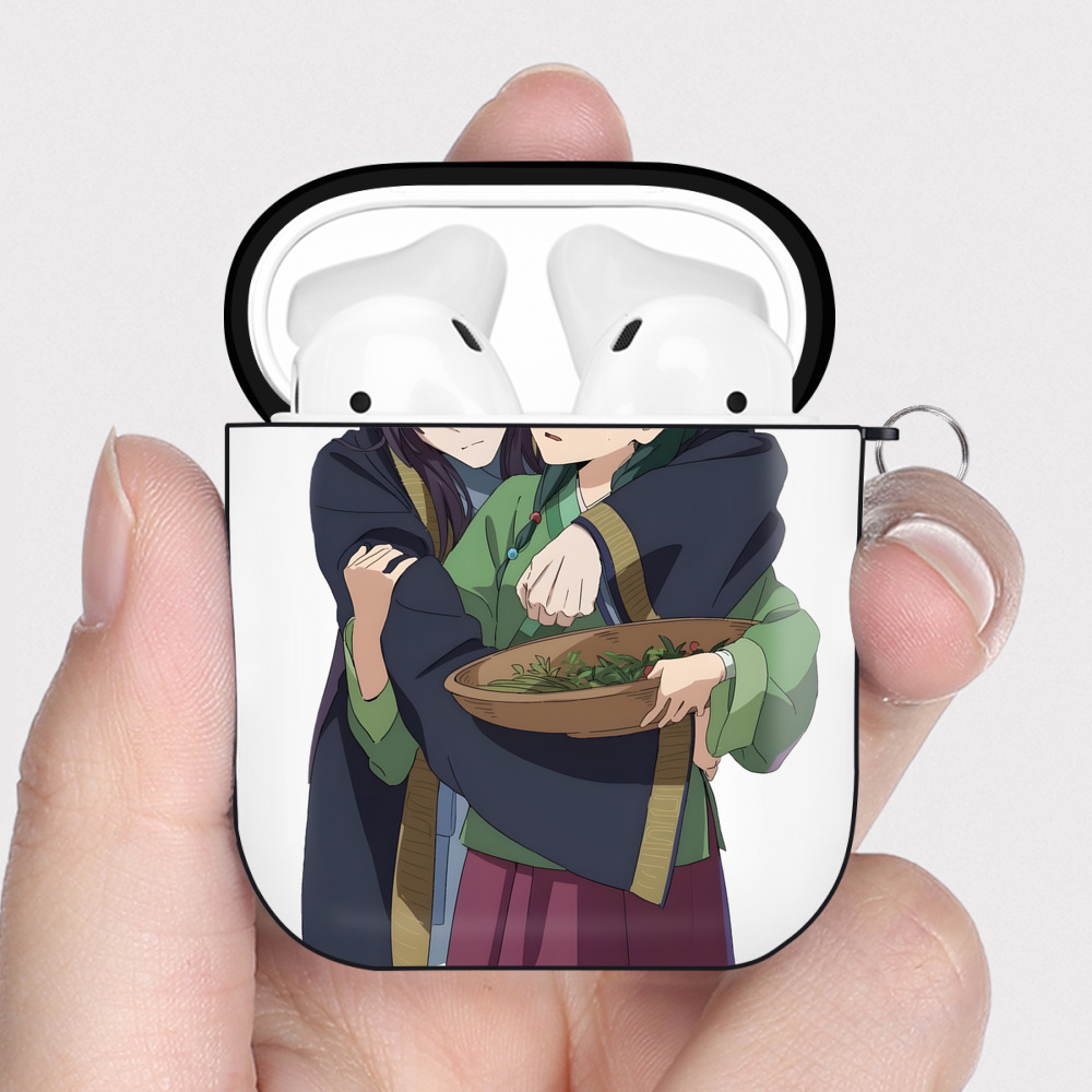 （画像用） 薬屋のひとりごと The Apothecary Diaries AirPods 第2世代保護ケース ハードシェル ブラック 耐衝撃・防指紋・カラビナ付き