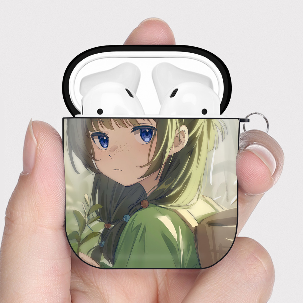 （画像用） 薬屋のひとりごと The Apothecary Diaries AirPods 第2世代保護ケース ハードシェル ブラック 耐衝撃・防指紋・カラビナ付き