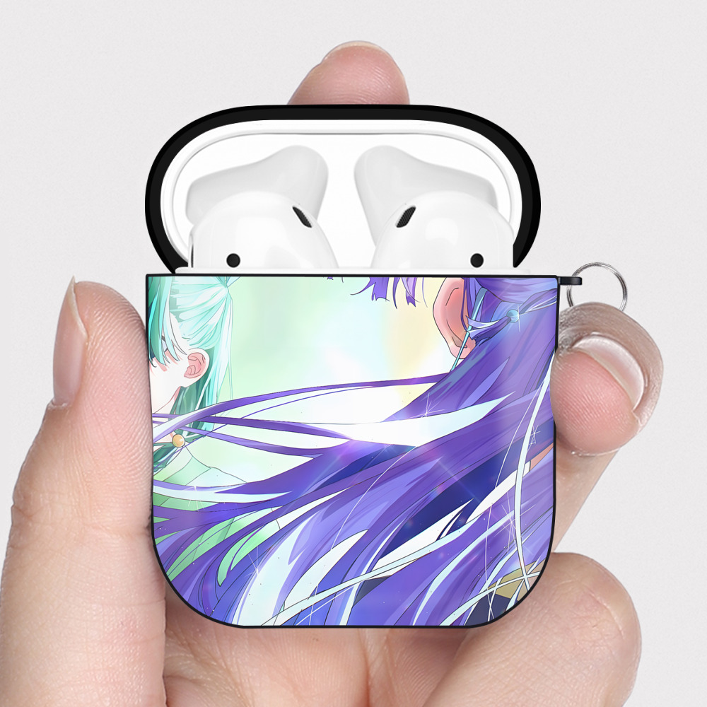 （画像用） 薬屋のひとりごと The Apothecary Diaries AirPods 第2世代保護ケース ハードシェル ブラック 耐衝撃・防指紋・カラビナ付き