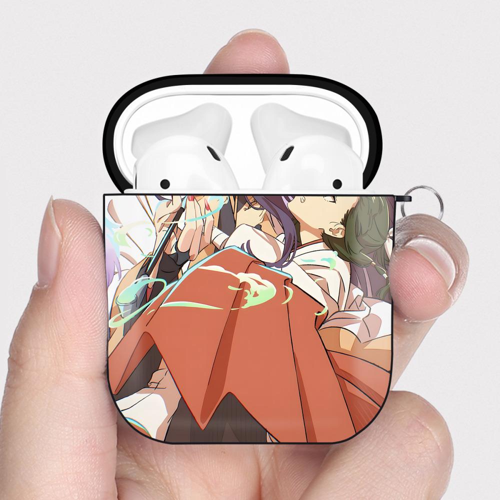 （画像用） 薬屋のひとりごと The Apothecary Diaries AirPods 第2世代保護ケース ハードシェル ブラック 耐衝撃・防指紋・カラビナ付き