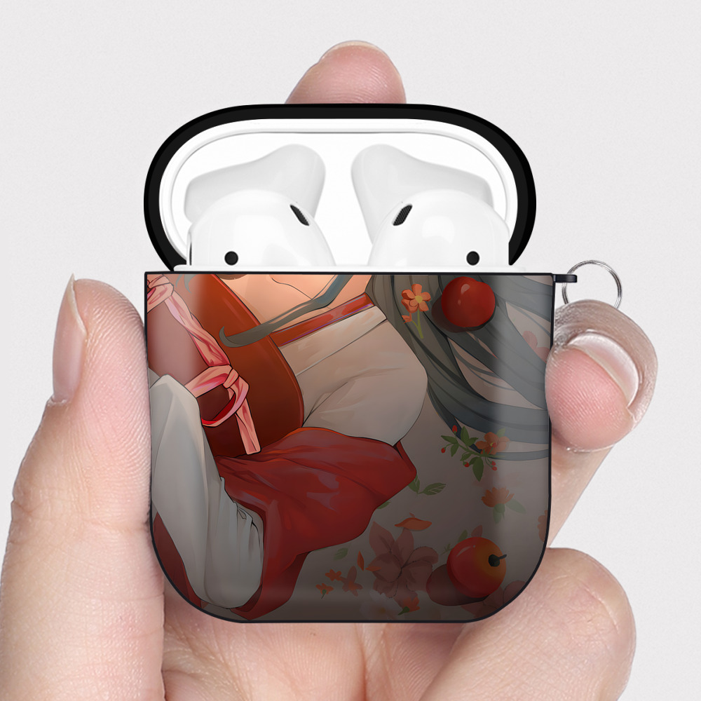 （画像用） 薬屋のひとりごと The Apothecary Diaries AirPods 第2世代保護ケース ハードシェル ブラック 耐衝撃・防指紋・カラビナ付き
