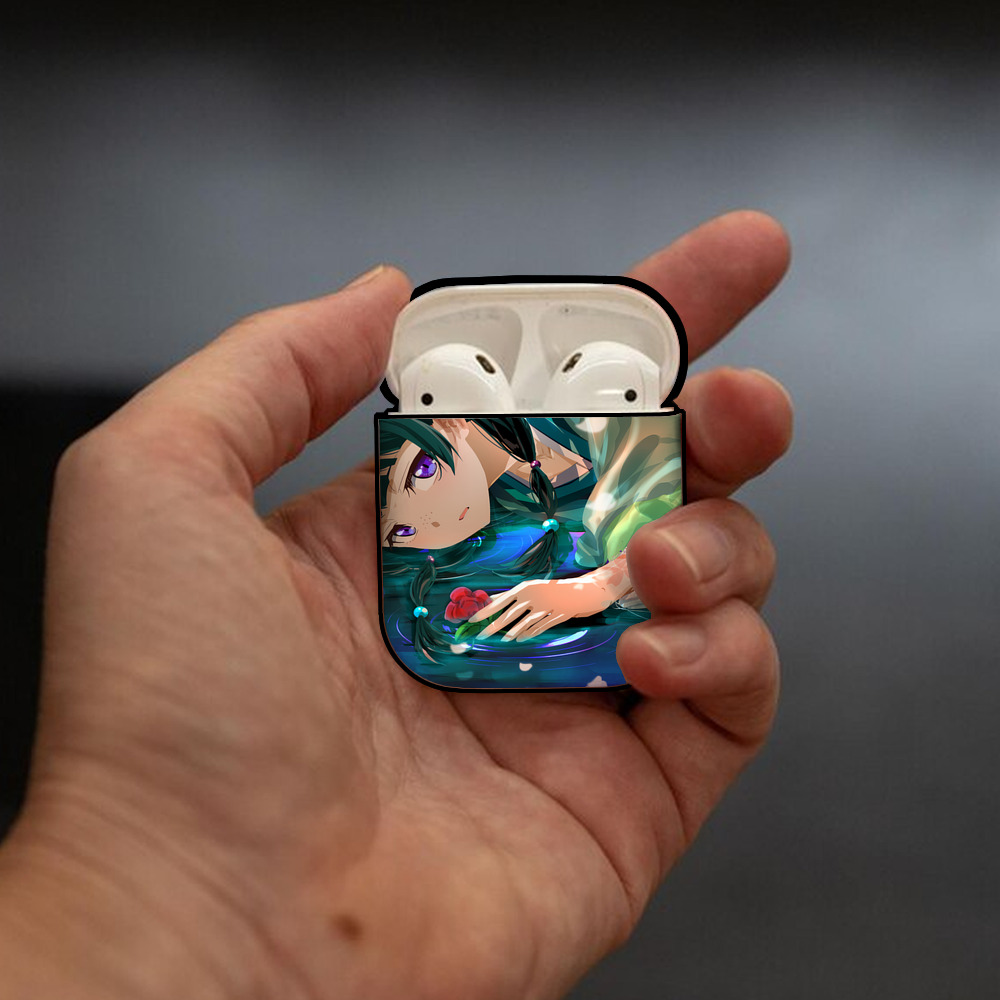 薬屋のひとりごと The Apothecary Diaries AirPods 第2世代保護ケース ハードシェル ブラック 耐衝撃・防指紋・カラビナ付き
