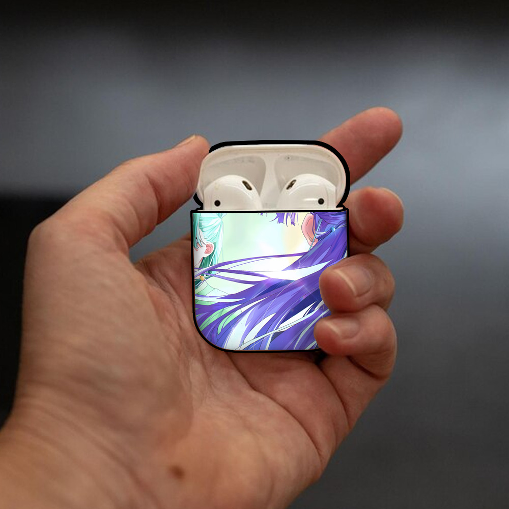 薬屋のひとりごと The Apothecary Diaries AirPods 第2世代保護ケース ハードシェル ブラック 耐衝撃・防指紋・カラビナ付き