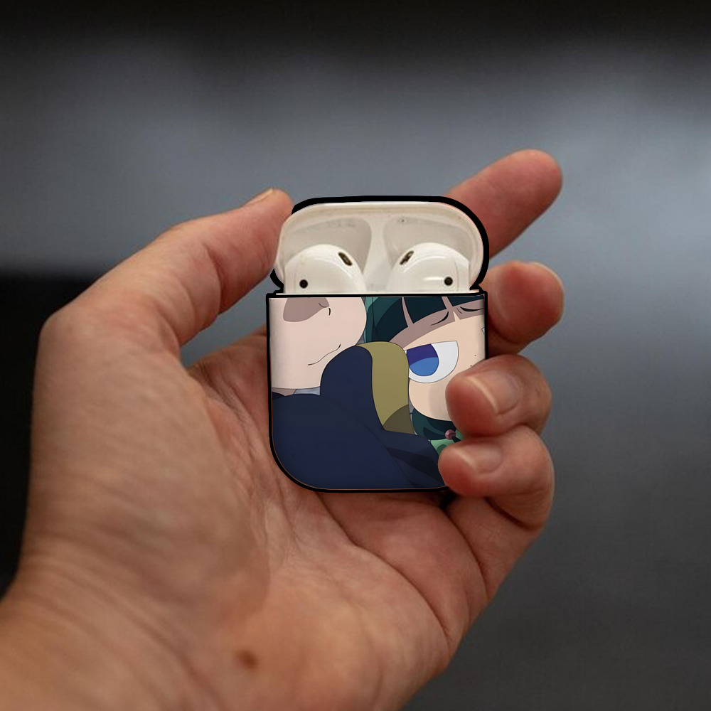 薬屋のひとりごと The Apothecary Diaries AirPods 第2世代保護ケース ハードシェル ブラック 耐衝撃・防指紋・カラビナ付き