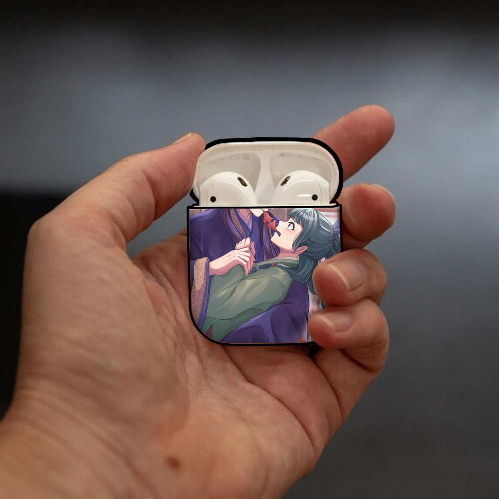 薬屋のひとりごと The Apothecary Diaries AirPods 第2世代保護ケース ハードシェル ブラック 耐衝撃・防指紋・カラビナ付き