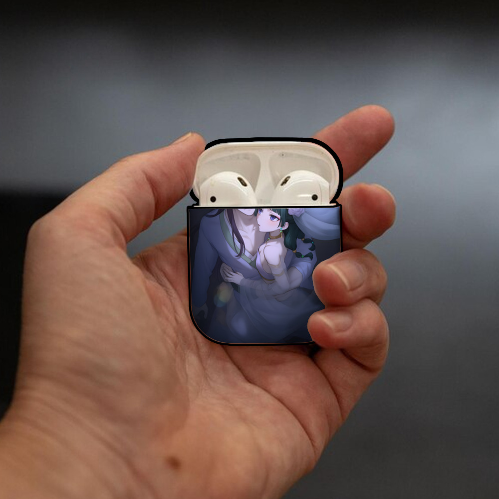 薬屋のひとりごと The Apothecary Diaries AirPods 第2世代保護ケース ハードシェル ブラック 耐衝撃・防指紋・カラビナ付き